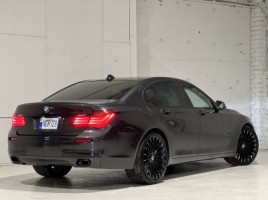 BMW 750 | 4