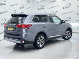 Mitsubishi Outlander | 1