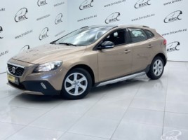Volvo V40 visureigis