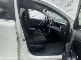 Toyota RAV4 | 4