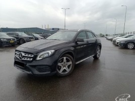 Mercedes-Benz GLA250 cross-country