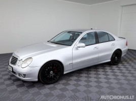 Mercedes-Benz E320 | 1