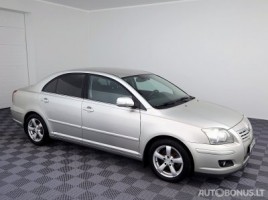 Toyota Avensis saloon