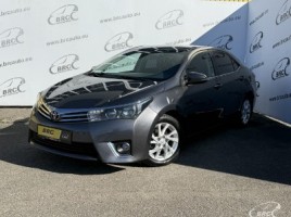 Toyota Corolla saloon
