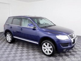 Volkswagen Touareg внедорожник