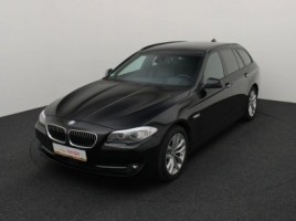 BMW 528 universalas