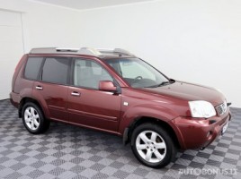 Nissan X-Trail внедорожник