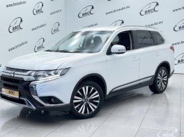 Mitsubishi Outlander cross-country