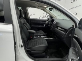 Mitsubishi Outlander | 3