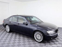 BMW 745