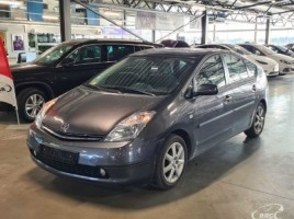 Toyota Prius хэтчбек