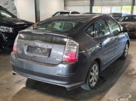 Toyota Prius | 4