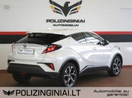 Toyota C-HR, 1.8 l., cross-country | 3