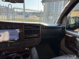GMC Savana | 4