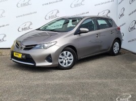 Toyota Auris hečbekas