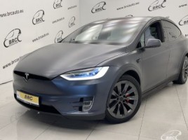 Tesla Model X внедорожник