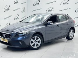 Volvo V40 visureigis