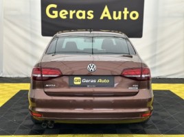 Volkswagen Jetta, sedanas | 4