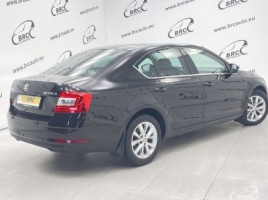 Skoda Octavia, 2.0 l., saloon | 1