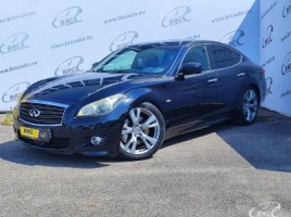 Infiniti M30