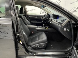 Lexus GS 300h, 2.5 l., saloon | 3