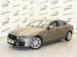 Jaguar XE sedanas