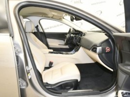 Jaguar XE | 3