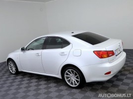 Lexus IS 220, 2.2 l., saloon | 3