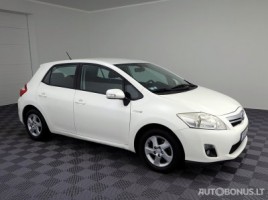 Toyota Auris хэтчбек