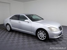 Mercedes-Benz S320 седан