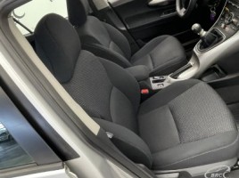 Toyota Auris, 1.6 l., Хэтчбек | 3