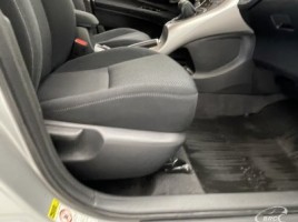 Toyota Auris, 1.6 l., Хэтчбек | 4