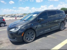 Chrysler Pacifica | 1