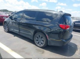 Chrysler Pacifica | 2