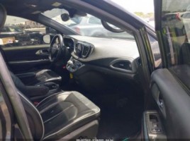 Chrysler Pacifica | 4