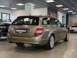 Mercedes-Benz C320 | 2