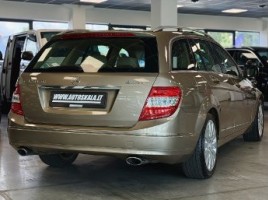 Mercedes-Benz C320 | 4