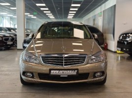 Mercedes-Benz C320 | 3