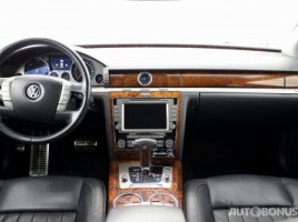 Volkswagen Phaeton, 3.0 l., Седан | 4
