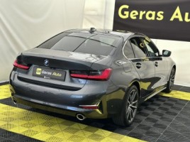 BMW 320, saloon | 3