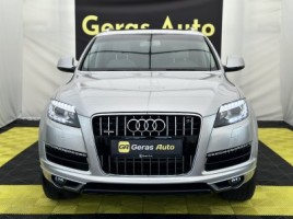 Audi Q7 | 1