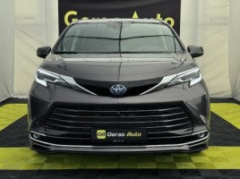 Toyota Sienna | 1