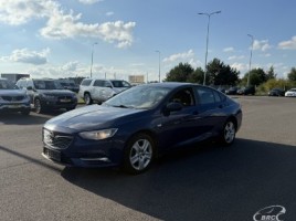 Opel Insignia sedanas