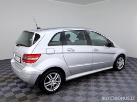 Mercedes-Benz B180 | 2