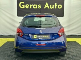 Peugeot 208 | 4