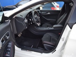 Mercedes-Benz CLA200 | 3