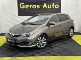Toyota Auris hečbekas