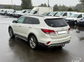 Hyundai Grand Santa Fe | 3