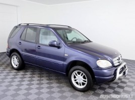 Mercedes-Benz ML320 внедорожник