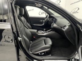 BMW 330, 2.0 l., Седан | 3
